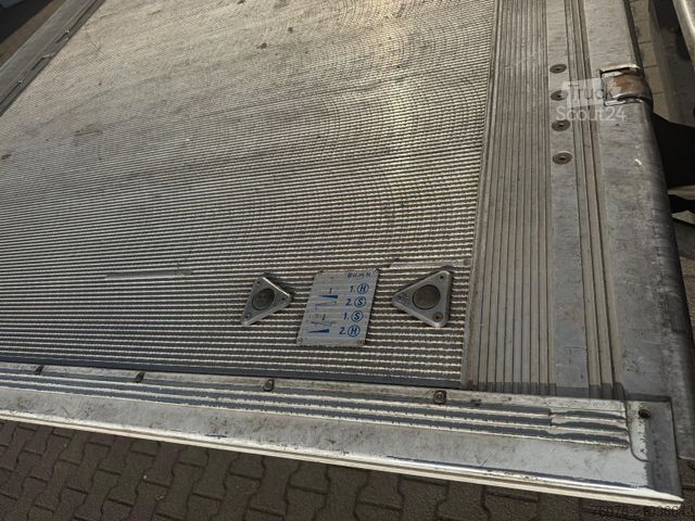 Camion caisson MERCEDES-BENZ Antos 2535 L 6x2/4 Frischdienst LBW 2t