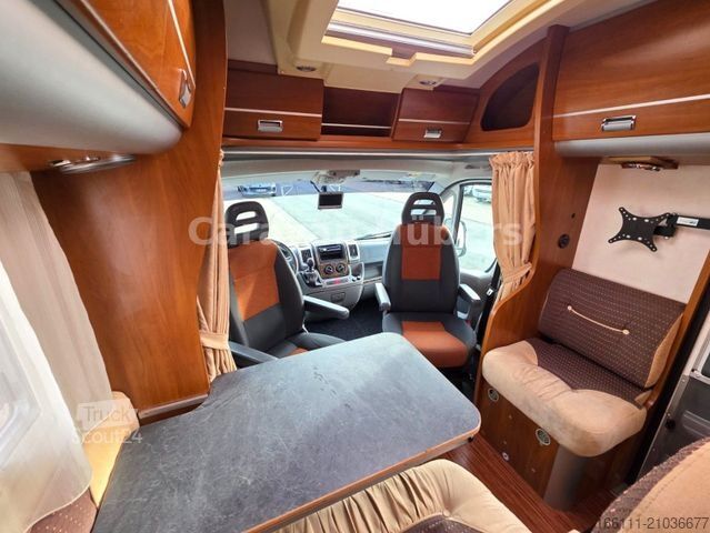 Camping-car semi-intégré LAIKA Kreos 3012 - Queensbett -  - Solar -