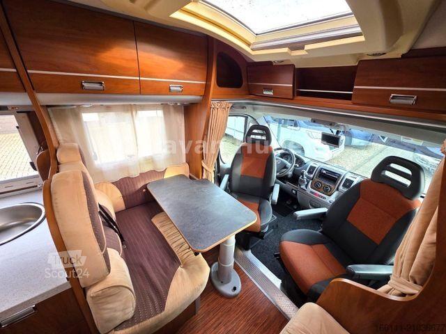 Camping-car semi-intégré LAIKA Kreos 3012 - Queensbett -  - Solar -