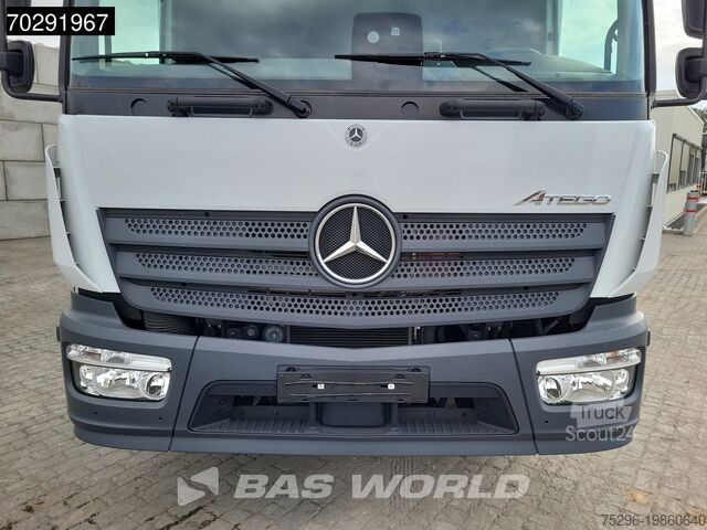 Koffer Mercedes Atego 1221 Atego 4X2 1500kg Ladebordwand Automa...