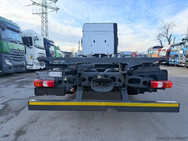 Swap body truck MERCEDES-BENZ EX-Bundeswehr/Fahrschul-LKW/5Sitze/Veigel/Actros