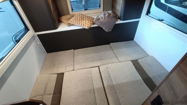 Half-integraal camper BENIMAR Mileo M282 NEUHEIT / RUNDSITZGRUPPE HECK