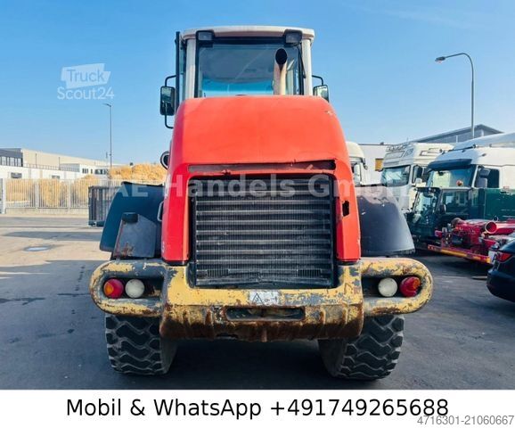 Încărcător pe roți O&K L 25.5 *Löffel mit Schneide ca.4m³