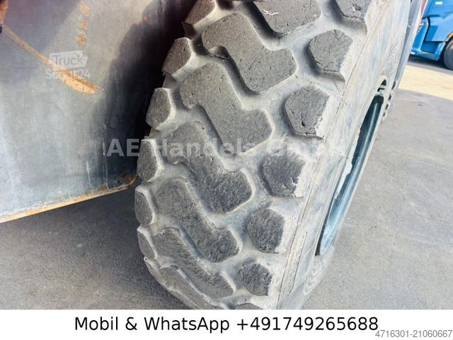 Încărcător pe roți O&K L 25.5 *Löffel mit Schneide ca.4m³