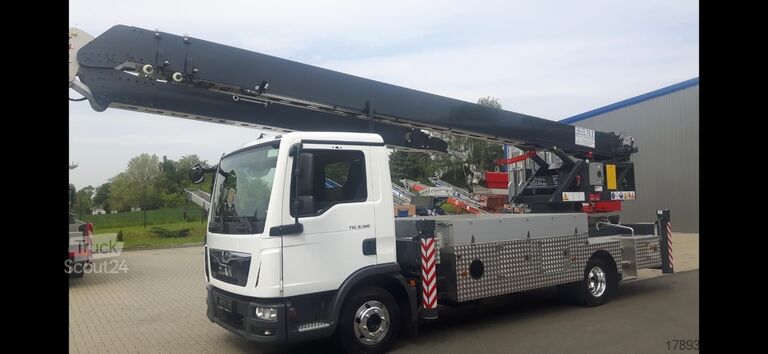 Aluminium-Autokran Typ AMAK 75 E Aluminium-Autokran AMAK 75 E auf LKW MAN 8-190 TGL, 7,49t