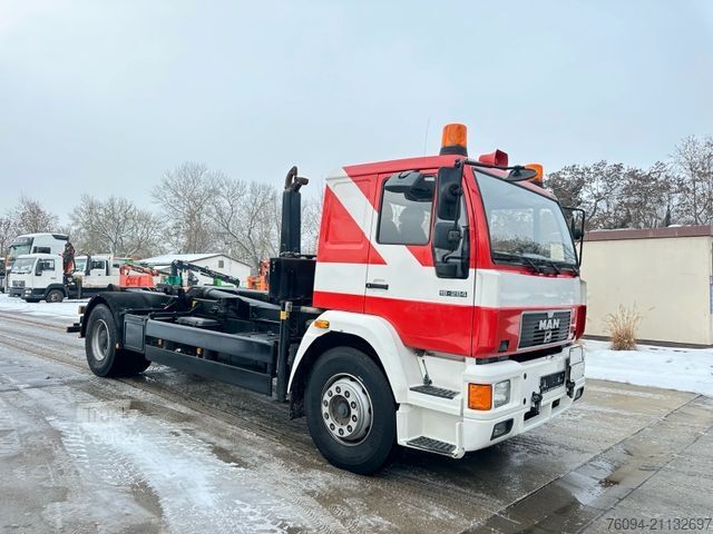 Roll-off tipper truck MAN 18.290 4x2 Abrollkipper KRAN-Vorbereitung