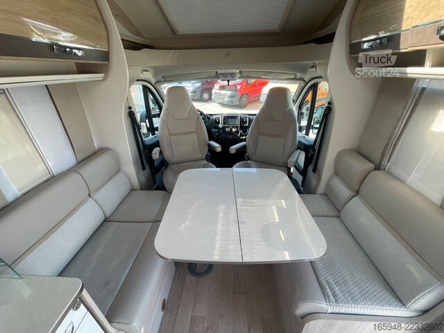 Pusiau integruotas kemperis RAPIDO F 666 | *Face2Face, Automatik, Einzelbetten*