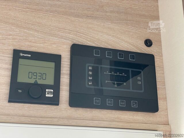 Pusiau integruotas kemperis RAPIDO F 666 | *Face2Face, Automatik, Einzelbetten*