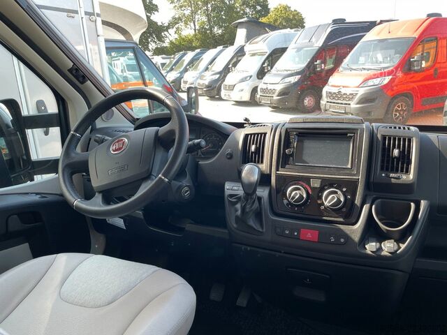 Pusiau integruotas kemperis RAPIDO F 666 | *Face2Face, Automatik, Einzelbetten*