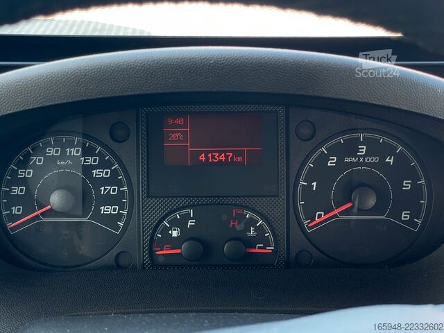 Pusiau integruotas kemperis RAPIDO F 666 | *Face2Face, Automatik, Einzelbetten*