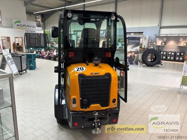 Chargeur de cour Giant G2300 HD