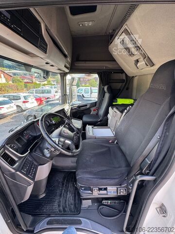 Nákladné vozidlo s výmennou nadstavbou SCANIA R 450 Retarder Voll Luft Lift Achse