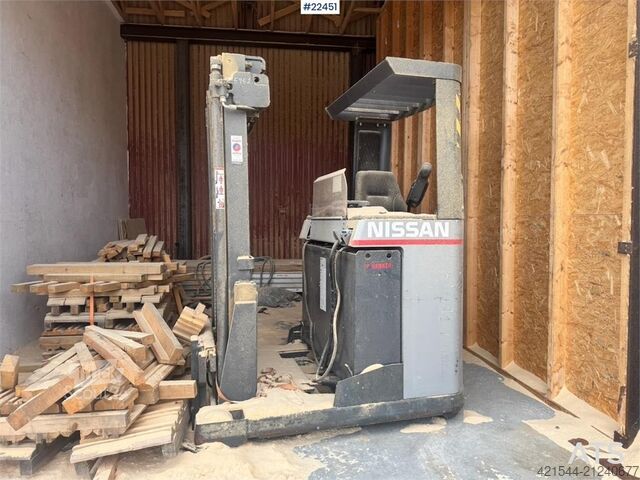 Carrello elevatore Nissan UNS 140 Reach Truck