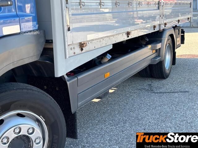 Nákladné auto s plochou korbou a plachtou Mercedes-Benz Atego 1224 L