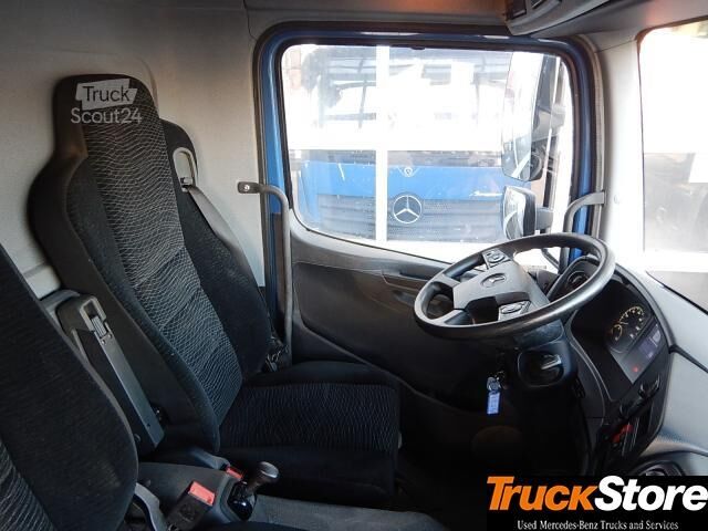 Nákladné auto s plochou korbou a plachtou Mercedes-Benz Atego 1224 L