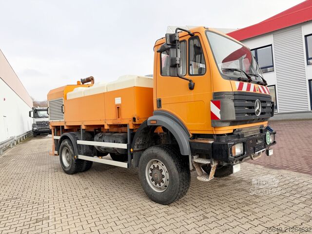 Speciális rendeltetésű teherautó Mercedes-Benz SK 2024 AK 4x4 SK 2024 AK 4x4, Enteisungsfahrzeug, 3x 2000l Tank