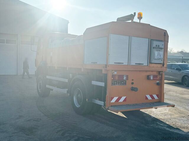 Speciális rendeltetésű teherautó Mercedes-Benz SK 2024 AK 4x4 SK 2024 AK 4x4, Enteisungsfahrzeug, 3x 2000l Tank