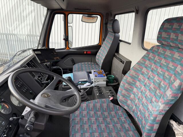 Special purpose truck Mercedes-Benz SK 2024 AK 4x4 SK 2024 AK 4x4, Enteisungsfahrzeug, 3x 2000l Tank