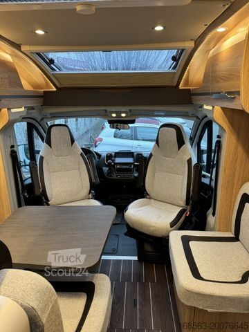 Polointegrovaný obytný vůz KNAUS SKY TI 700 MEG PLATINUM SELECTION LP 102.501 ¤!