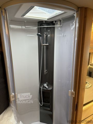 Polointegrovaný obytný vůz KNAUS SKY TI 700 MEG PLATINUM SELECTION LP 102.501 ¤!