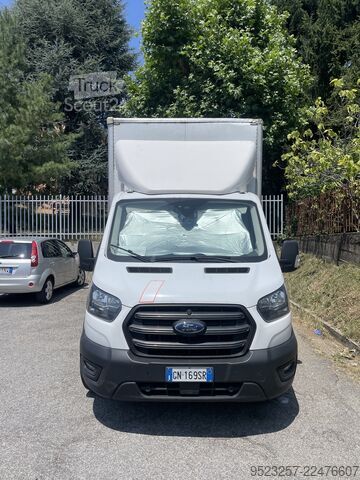 شاحنة صندوقية FORD 