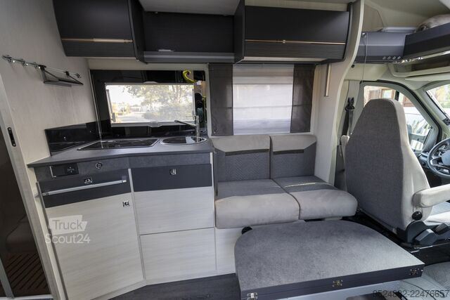 Pusiau integruotas kemperis Ford Challenger 328 Graphite Edition Premium