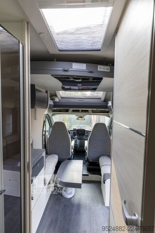 Pusiau integruotas kemperis Ford Challenger 328 Graphite Edition Premium