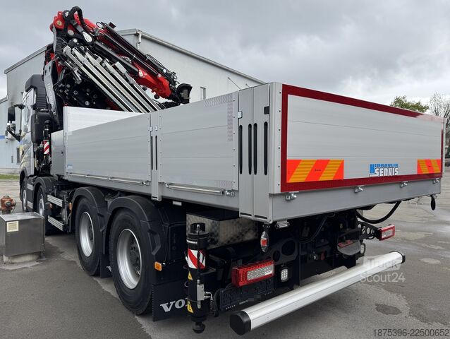 Grua montada em camião Volvo 