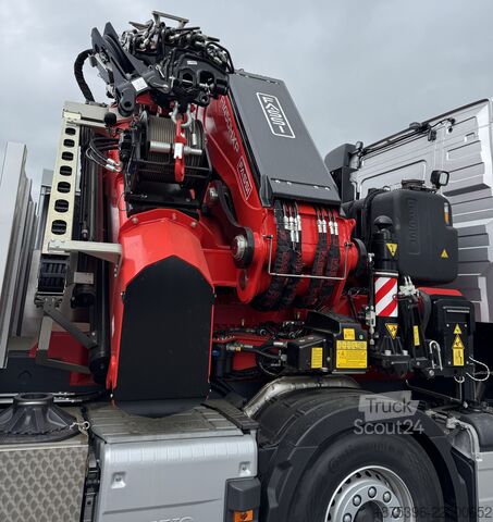 Grua montada em camião Volvo 