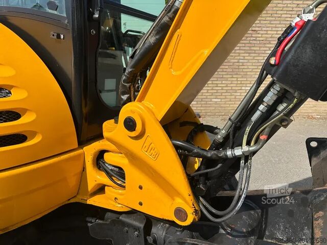 Mini bager JCB 8050
