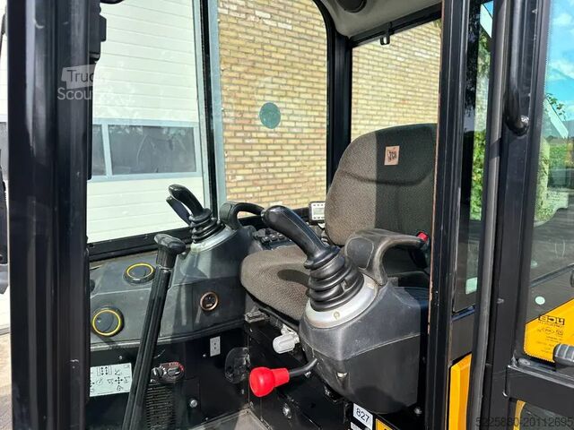 Mini bager JCB 19C-1