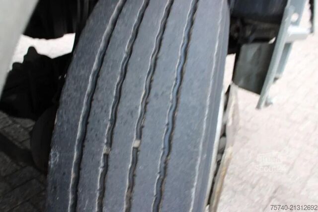 Грузоподъемная платформа Mercedes-Benz Axor 2633 + 6x2 + euro 5 + manual