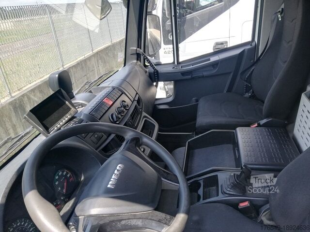 Autobasculantă cu trei laturi Iveco 120E19