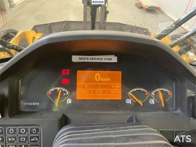 Ekskavatör Volvo L70F wheel loader w/ bucket from 2021