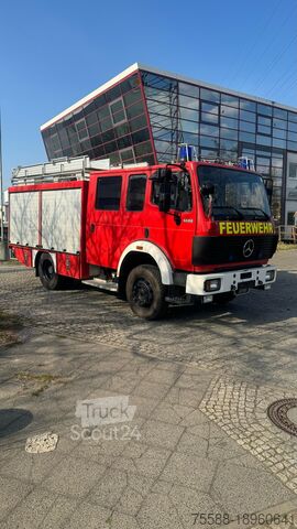 Feuerwehrauto Mercedes-Benz 1222