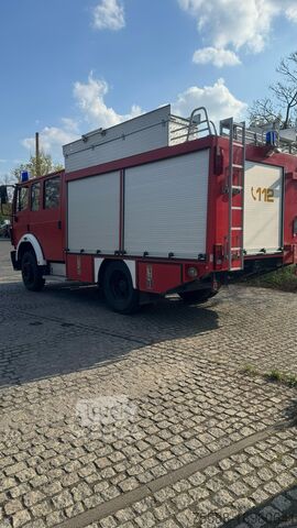 Feuerwehrauto Mercedes-Benz 1222