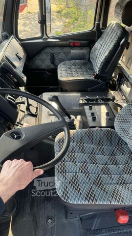 Feuerwehrauto Mercedes-Benz 1222