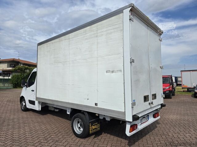 Furgone Renault Master gemellato
