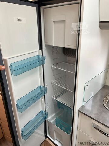 Полуинтегриран кемпер BÜRSTNER Lyseo T 690G  - Einzelbetten -  -