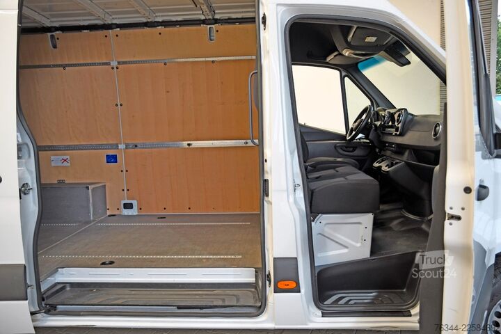 Κλειστό βαν MERCEDES-BENZ Sprinter 317 CDI MR L2H2 Automatik Klima #T238