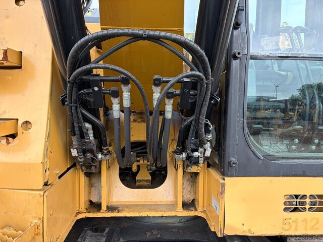 حفارة زاحفة Caterpillar 315FLCR