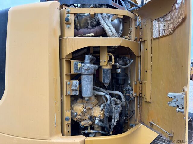حفارة زاحفة Caterpillar 315FLCR