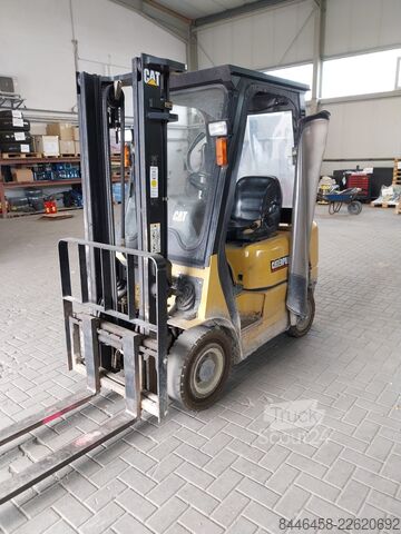 Iekrāvējs Caterpillar DP15K