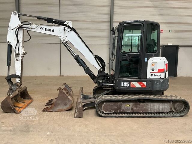 Mini-pelle Bobcat E 45 EM