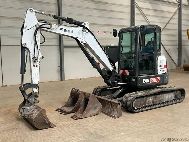 Mini-pelle Bobcat E 45 EM