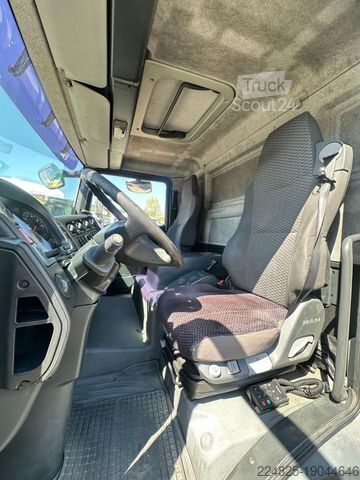 Camion frigorifique MAN TGL 12.180 4x2 BL KÜHLKOFFER+LBW*2007*EURO4*