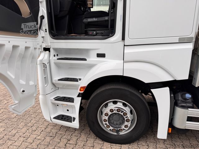 Samochód ciężarowy z plandeką typu platforma MERCEDES-BENZ 1833 Actros 5   StreamSPace LBW