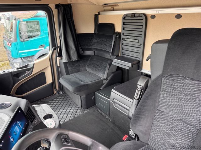 Samochód ciężarowy z plandeką typu platforma MERCEDES-BENZ 1833 Actros 5   StreamSPace LBW