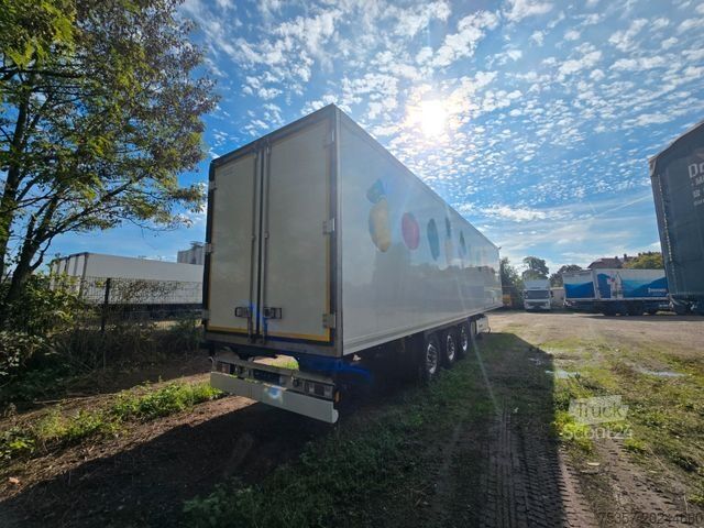 Ψυκτικός ημιρυμουλκούμενος KRONE SD. Carrier Vector pelstock.