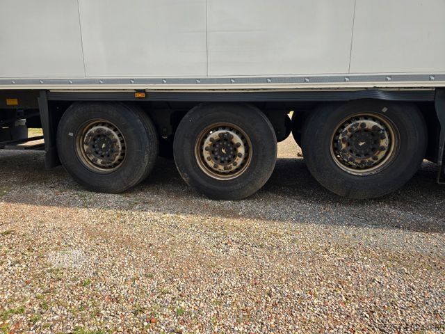 Semirimorchio frigorifero SCHMITZ CARGOBULL SCB*S3B. mitz Kuhlm.